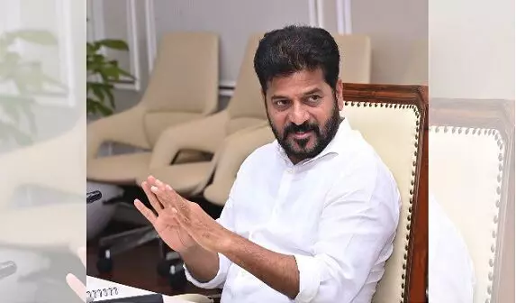 జాబ్‌ క్యాలెండర్‌పై సీఎం యూటర్న్‌