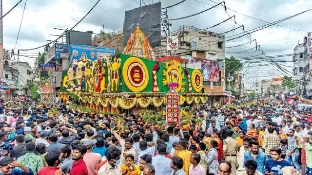 భాగ్యనగర్‌లో బోనాల సందడి