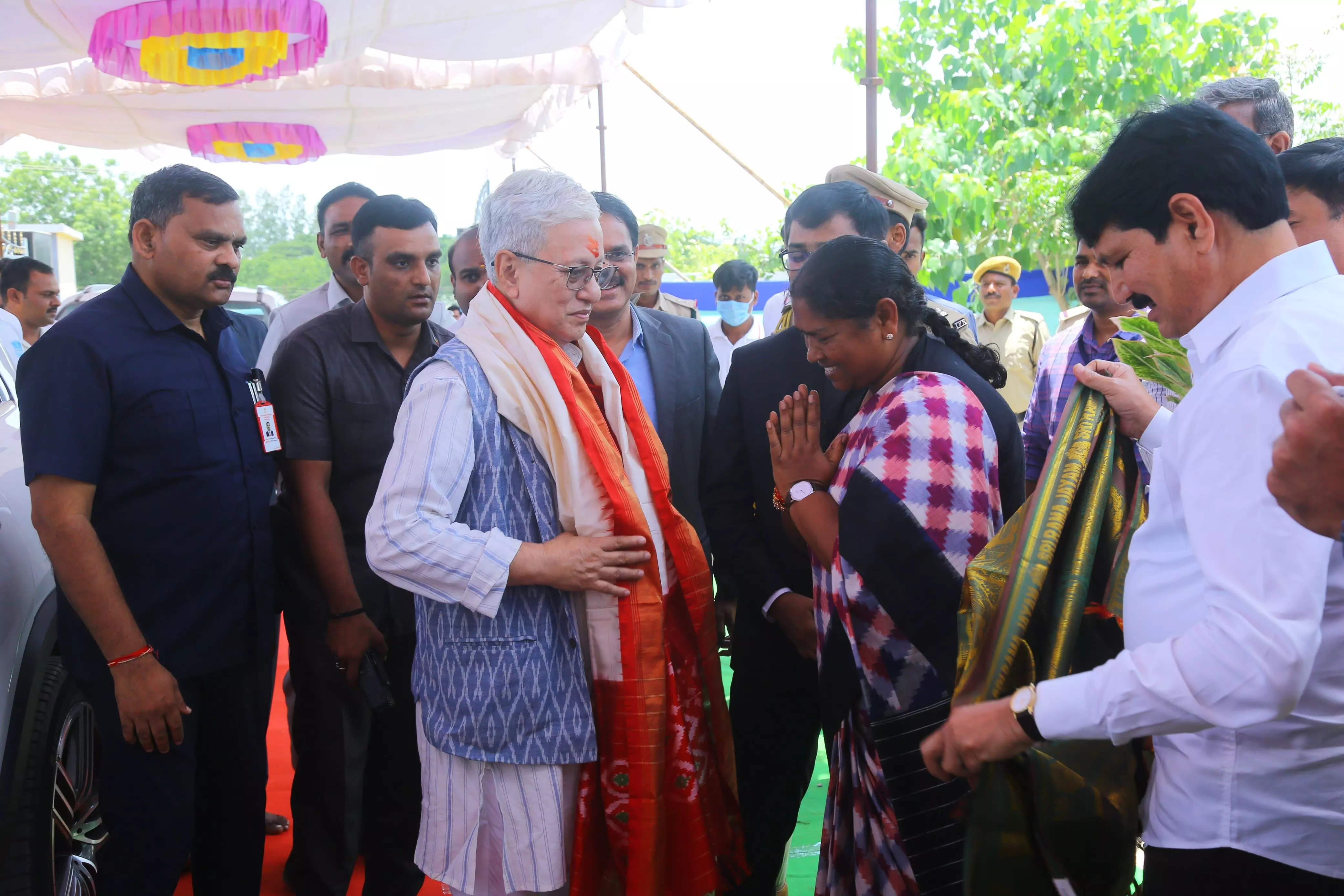 రామలింగేశ్వర స్వామిని దర్శించుకున్న గవర్నర్‌ జిష్ణుదేవ్‌వర్మ