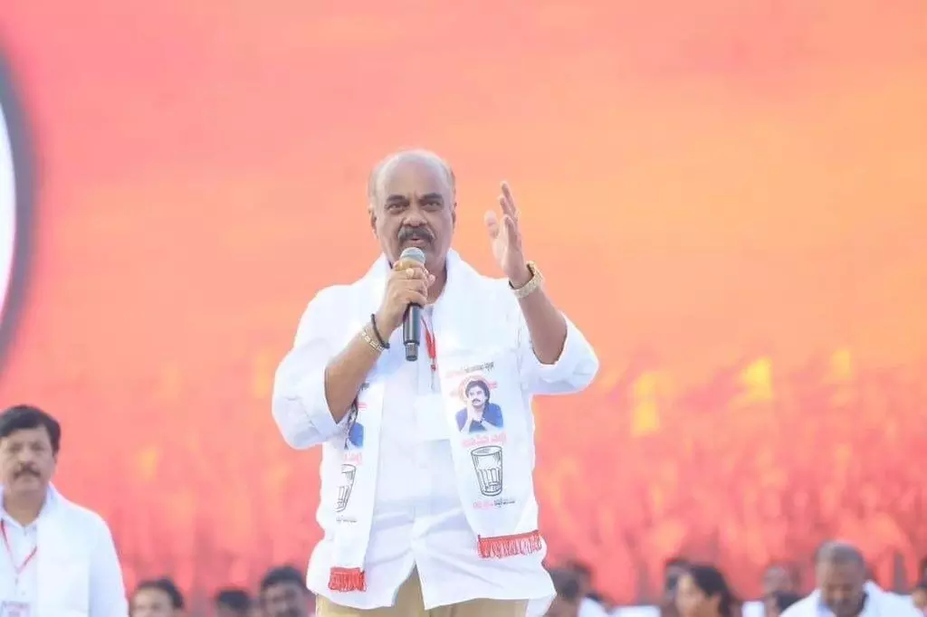 అల్లు అర్జున్‌ ఏమైనా పుడింగా? : ఎమ్మెల్యే బొలిశెట్టి శ్రీనివాస్‌