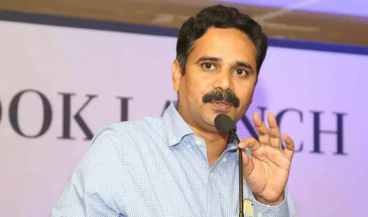 కొణతం దిలీప్ అరెస్ట్